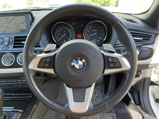 ＢＭＷ Ｚ４ sDrive23i ハイライン 静岡県 2011(平23)年 1.2万km アルピンホワイトⅢ 電動開閉式ハードトップ/茶革シート/純正HDDナビ/(AUX/USB/CD/DVD/フルセグ)/HIDライト/左右独立式オートエアコン/純正17インチアルミホイール/純正フロアマット/レインセンサー/ヘッドライトウォッシャー/ETC/ドライブレコーダー