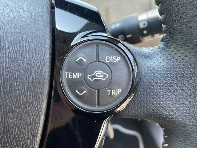 トヨタ アクア G G’s 岐阜県 2014(平26)年 11.3万km ライムホワイトパールクリスタルシャイン 社外ナビ　/バックカメラ　/ＥＴＣ　/オートライト　/ＡＢＳ　/ハーフレザーシート　/純正１７インチアルミホイール　/純正フロアマット　/プッシュスタート　/スマートキー　/フラットシート　/ステアリングスイッチ　/ドアバイザー