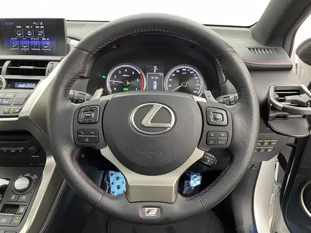 レクサス ＮＸ 300h Fスポーツ 宮城県 2015(平27)年 8.1万km ソニッククォーツ パノラマルーフ/パノラミックビューモニター/三眼LEDヘッドランプ/後席電動格納/BSM/ヘッドアップディスプレイ/100V電源/クルーズコントロール/衝突軽減/レーンキープアシスト/オートハイビーム/クリアランスソナー/パーキングサポートブレーキ/ETC/前後ドライブレコーダー/メモリ機能付パワーシート/ステアリングヒーター/シートヒーター/ベンチレーション/フルセグTV/Bluetooth/CD/DVD/Blu-ray/黒革シート/禁煙車