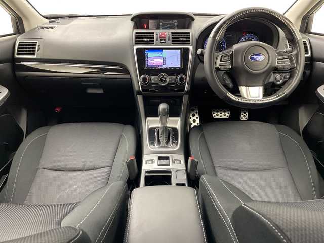 スバル レヴォーグ 1．6GTアイサイト スマートED 道央・札幌 2017(平29)年 6.7万km クリスタルブラックシリカ ・４WD/・ダイヤトーンナビ/　CD/DVD/BT/SD/USB/・フルセグTV/・バックカメラ/・アドバンスドセーフティパッケージ/　サイドカメラ/　アイサイトアシスト/　オートマチックハイビーム/　ブラインドスポットモニター/・アイサイトVer.3/　衝突軽減ブレーキ/　全車速追従クルーズコントロール/　レーンキープ/　前後誤発進抑制/　車線逸脱警報/　ふらつき警報/　先行車発信お知らせ/・運転席パワーシート/・革巻きステアリング/・パドルシフト/・ステアリングリモコン/・オートライト/・LEDヘッドライト/・フォグランプ/・リアフォグランプ/・ETC/・自動防眩ミラー/・トノカバー/・17インチ純正アルミホイール/・取扱説明書