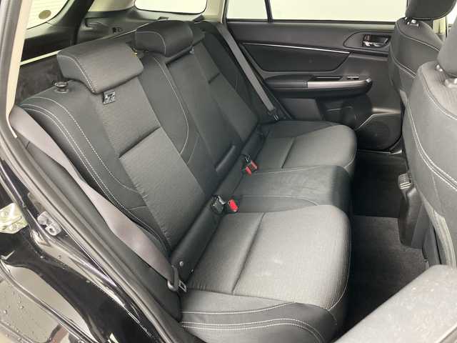 スバル レヴォーグ 1．6GTアイサイト スマートED 道央・札幌 2017(平29)年 6.7万km クリスタルブラックシリカ ・４WD/・ダイヤトーンナビ/　CD/DVD/BT/SD/USB/・フルセグTV/・バックカメラ/・アドバンスドセーフティパッケージ/　サイドカメラ/　アイサイトアシスト/　オートマチックハイビーム/　ブラインドスポットモニター/・アイサイトVer.3/　衝突軽減ブレーキ/　全車速追従クルーズコントロール/　レーンキープ/　前後誤発進抑制/　車線逸脱警報/　ふらつき警報/　先行車発信お知らせ/・運転席パワーシート/・革巻きステアリング/・パドルシフト/・ステアリングリモコン/・オートライト/・LEDヘッドライト/・フォグランプ/・リアフォグランプ/・ETC/・自動防眩ミラー/・トノカバー/・17インチ純正アルミホイール/・取扱説明書