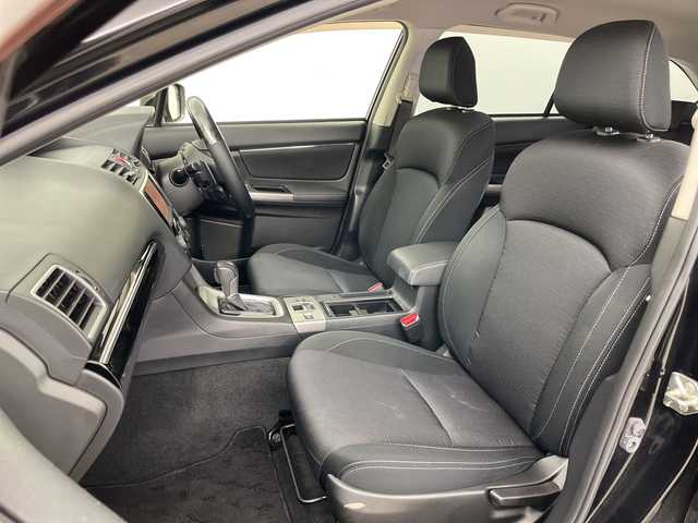 スバル レヴォーグ 1．6GTアイサイト スマートED 道央・札幌 2017(平29)年 6.7万km クリスタルブラックシリカ ・４WD/・ダイヤトーンナビ/　CD/DVD/BT/SD/USB/・フルセグTV/・バックカメラ/・アドバンスドセーフティパッケージ/　サイドカメラ/　アイサイトアシスト/　オートマチックハイビーム/　ブラインドスポットモニター/・アイサイトVer.3/　衝突軽減ブレーキ/　全車速追従クルーズコントロール/　レーンキープ/　前後誤発進抑制/　車線逸脱警報/　ふらつき警報/　先行車発信お知らせ/・運転席パワーシート/・革巻きステアリング/・パドルシフト/・ステアリングリモコン/・オートライト/・LEDヘッドライト/・フォグランプ/・リアフォグランプ/・ETC/・自動防眩ミラー/・トノカバー/・17インチ純正アルミホイール/・取扱説明書