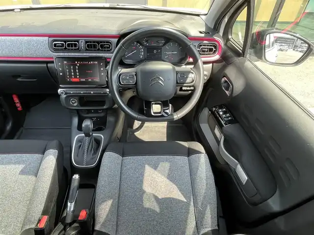シトロエン Ｃ３ エル 石川県 2018(平30)年 3万km 白 １５０台限定/サーブルルーフ/フォグランプトリム／エアカプセル／Ｃピラーチェリーアクセント/衝突軽減ブレーキ/クルーズコントロール/車線逸脱警告/純正ナビ/フルセグTV/バックカメラ/クリアランスソナー