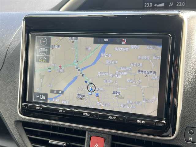 トヨタ ヴォクシー ハイブリッド ZS 煌Ⅱ 愛知県 2017(平29)年 5.3万km ホワイトパールクリスタルシャイン  ワンオーナー/ セーフティセンスC/ 両側パワースライドドア/ 純正9インチSDナビ　フルセグ/ BTオーディオ　CD DVD/ バックカメラ/ LEDヘッドライト/ フォグライト/ ドライブレコーダー/リヤクーラー/ スマートキー　スマートキースペアあり/ エンジンプッシュスタート/ BIN ETC 2.0/ 保証書　取説あり
