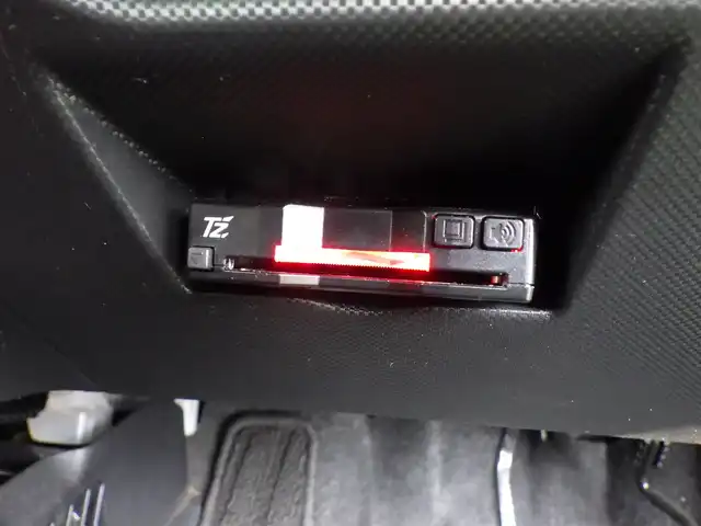 トヨタ ライズ Z 千葉県 2024(令6)年 3.8万km シャイニングホワイトパール スマートアシストIII/レーダークルーズコントロール/エコアイドル/ディスプレイオーディオ/【Bluetooth接続】/【Apple CarPlay　Android Auto対応】/パノラマモニター/ドライブレコーダー（前後撮影）/前席シートヒーター/革巻きステアリング/ステアリングスイッチ/ETC/LEDヘッドライト/フォグライト/ウインカーミラー/コーナーセンサー/純正17インチアルミホイル/サイド/カーテンエアバッグ/キーフリーシステム