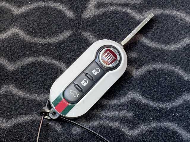 フィアット ５００ 1．2 ポップ 長野県 2020(令2)年 6.5万km 赤 純正ナビ/ホイール付き冬タイヤ積込/純正フロアマット/保証書・取説/スペアキー