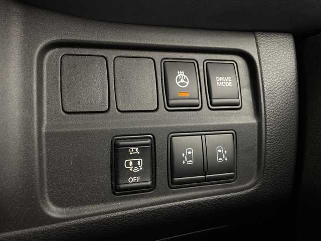 日産 セレナ e－パワー ハイウェイスター V 愛知県 2020(令2)年 5.4万km ブリリアントホワイトパール 純正10インチナビ/【Bluetooth/フルセグTV/CD/DVD/AM/FM】/両側パワースライドドア/デジタルインナーミラー/ハンズフリースライドドア/全方位カメラ/衝突被害軽減ブレーキ/レーンアシスト/レーダークルーズコントロール/前後コーナーセンサー/横滑り防止装置/前席シートヒーター/ハンドルヒーラー/ドライブモード切替/ドライブレコーダー/ETC/ステアリングスイッチ/純正フロアマット/ドアバイザー/LEDオートライト/純正15インチアルミホイール/電動格納ミラー