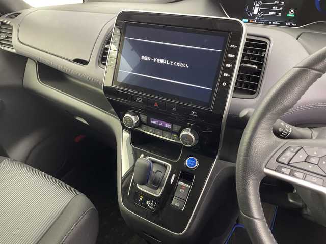 日産 セレナ e－パワー ハイウェイスター V 愛知県 2020(令2)年 5.4万km ブリリアントホワイトパール 純正10インチナビ/【Bluetooth/フルセグTV/CD/DVD/AM/FM】/両側パワースライドドア/デジタルインナーミラー/ハンズフリースライドドア/全方位カメラ/衝突被害軽減ブレーキ/レーンアシスト/レーダークルーズコントロール/前後コーナーセンサー/横滑り防止装置/前席シートヒーター/ハンドルヒーラー/ドライブモード切替/ドライブレコーダー/ETC/ステアリングスイッチ/純正フロアマット/ドアバイザー/LEDオートライト/純正15インチアルミホイール/電動格納ミラー