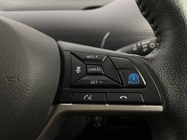 日産 セレナ e－パワー ハイウェイスター V 愛知県 2020(令2)年 5.4万km ブリリアントホワイトパール 純正10インチナビ/【Bluetooth/フルセグTV/CD/DVD/AM/FM】/両側パワースライドドア/デジタルインナーミラー/ハンズフリースライドドア/全方位カメラ/衝突被害軽減ブレーキ/レーンアシスト/レーダークルーズコントロール/前後コーナーセンサー/横滑り防止装置/前席シートヒーター/ハンドルヒーラー/ドライブモード切替/ドライブレコーダー/ETC/ステアリングスイッチ/純正フロアマット/ドアバイザー/LEDオートライト/純正15インチアルミホイール/電動格納ミラー