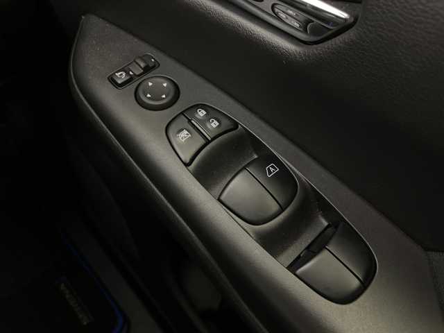 日産 セレナ e－パワー ハイウェイスター V 愛知県 2020(令2)年 5.4万km ブリリアントホワイトパール 純正10インチナビ/【Bluetooth/フルセグTV/CD/DVD/AM/FM】/両側パワースライドドア/デジタルインナーミラー/ハンズフリースライドドア/全方位カメラ/衝突被害軽減ブレーキ/レーンアシスト/レーダークルーズコントロール/前後コーナーセンサー/横滑り防止装置/前席シートヒーター/ハンドルヒーラー/ドライブモード切替/ドライブレコーダー/ETC/ステアリングスイッチ/純正フロアマット/ドアバイザー/LEDオートライト/純正15インチアルミホイール/電動格納ミラー