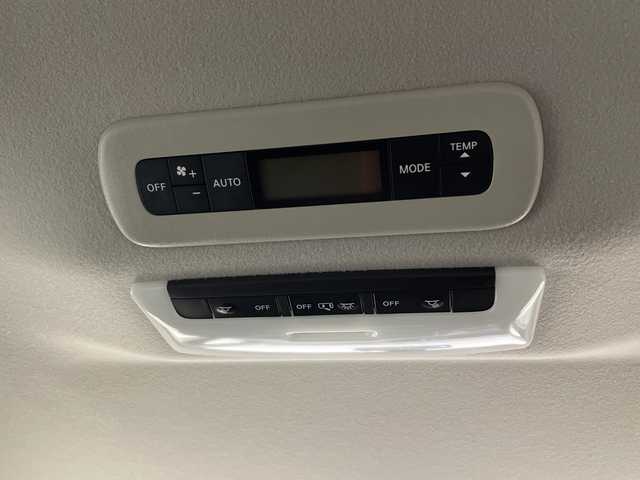 日産 セレナ e－パワー ハイウェイスター V 愛知県 2020(令2)年 5.4万km ブリリアントホワイトパール 純正10インチナビ/【Bluetooth/フルセグTV/CD/DVD/AM/FM】/両側パワースライドドア/デジタルインナーミラー/ハンズフリースライドドア/全方位カメラ/衝突被害軽減ブレーキ/レーンアシスト/レーダークルーズコントロール/前後コーナーセンサー/横滑り防止装置/前席シートヒーター/ハンドルヒーラー/ドライブモード切替/ドライブレコーダー/ETC/ステアリングスイッチ/純正フロアマット/ドアバイザー/LEDオートライト/純正15インチアルミホイール/電動格納ミラー