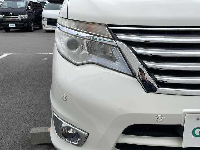 日産 セレナ ハイウェイS S HV Aセーフ 静岡県 2014(平26)年 6.9万km ブリリアントホワイトパール 純正8インチナビ/地デジTV/純正CD/DVD/Bluetooth/バックカメラ/全方位カメラ/両側パワースライドドア/シートカバー/ETC/純正16インチAW/スマートキー/LEDヘッドライト