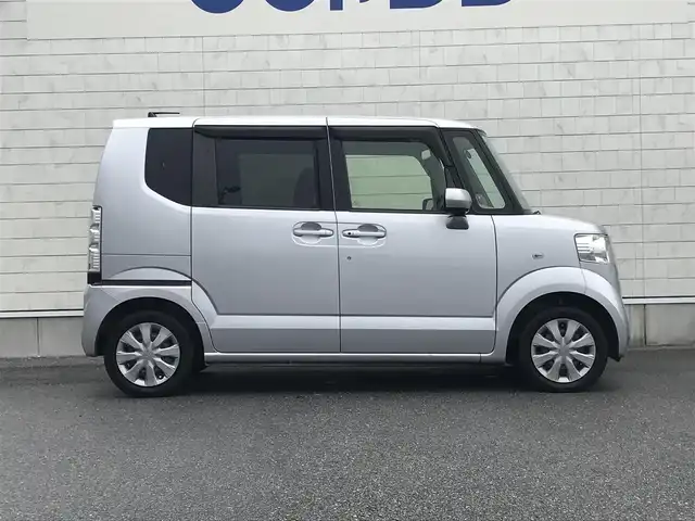ホンダ Ｎ ＢＯＸ G 栃木県 2015(平27)年 8.9万km カトラリーシルバーM 株)IDOMが運営する【じしゃロン小山店】の自社ローン専用車両になります。こちらは現金またはオートローンご利用時の価格です。自社ローンご希望の方は別途その旨お申付け下さい//禁煙車/社外ナビ/（CD/AM/FMラジオ）/スマートキー/プッシュスタート/バックカメラ/チップアップシート/電動格納ドアミラー/パワーウインドウ