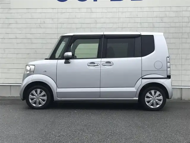 ホンダ Ｎ ＢＯＸ G 栃木県 2015(平27)年 8.9万km カトラリーシルバーM 株)IDOMが運営する【じしゃロン小山店】の自社ローン専用車両になります。こちらは現金またはオートローンご利用時の価格です。自社ローンご希望の方は別途その旨お申付け下さい//禁煙車/社外ナビ/（CD/AM/FMラジオ）/スマートキー/プッシュスタート/バックカメラ/チップアップシート/電動格納ドアミラー/パワーウインドウ