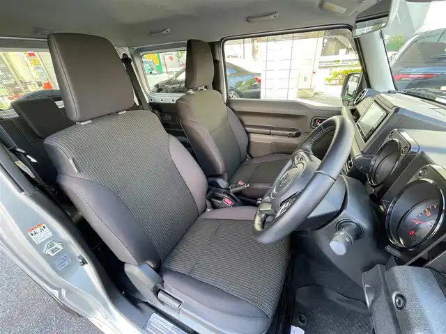 スズキ ジムニー XC 東京都 2020(令2)年 0.3万km シルキーシルバーメタリック ワンオーナー/セーフティサポート/社外SDナビ フルセグTV/CD DVD SD Bluetooth/バックカメラ/シートヒーター（前席）/革巻ステアリング/デュアルセンサーブレーキサポート/誤発信抑制機能/車線逸脱警報機能/ふらつき警報機能/先行車発信お知らせ機能/標識認識機能/クルーズコントロール/ハイビームアシスト/ミラーヒーター/ウィンカー付き電動格納ミラー/スペアキー/保証書＆取扱説明書