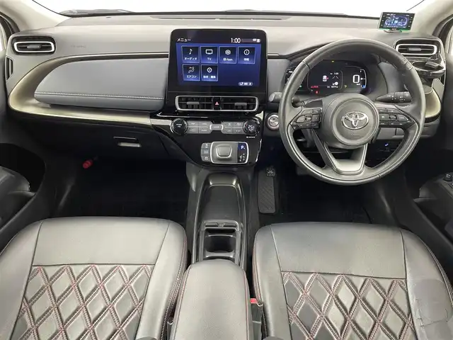 トヨタ アクア Z 大阪府 2022(令4)年 3.7万km プラチナホワイトパールマイカ ワンオーナー/プリクラッシュセーフティー/トヨタセーフティーセンス/純正ディスプレイオーディオ/　BT/フルセグ/レーダークルーズコントロール/ステアリングヒーター/モデリスタフルエアロ/D席パワーシート/AC100V/社外15インチアルミ