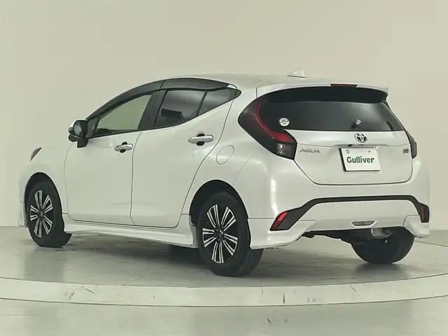 トヨタ アクア Z 大阪府 2022(令4)年 3.7万km プラチナホワイトパールマイカ ワンオーナー/プリクラッシュセーフティー/トヨタセーフティーセンス/純正ディスプレイオーディオ/　BT/フルセグ/レーダークルーズコントロール/ステアリングヒーター/モデリスタフルエアロ/D席パワーシート/AC100V/社外15インチアルミ