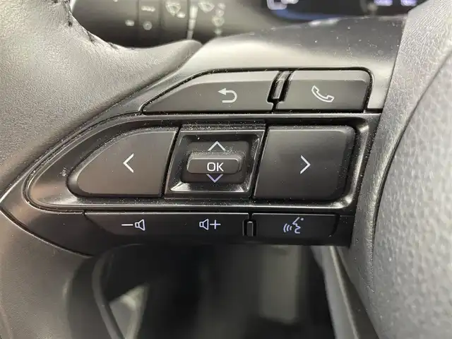 トヨタ アクア Z 大阪府 2022(令4)年 3.7万km プラチナホワイトパールマイカ ワンオーナー/プリクラッシュセーフティー/トヨタセーフティーセンス/純正ディスプレイオーディオ/　BT/フルセグ/レーダークルーズコントロール/ステアリングヒーター/モデリスタフルエアロ/D席パワーシート/AC100V/社外15インチアルミ