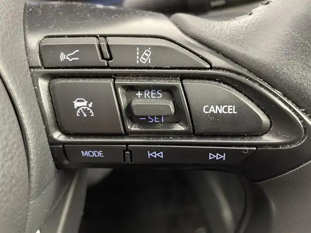 トヨタ アクア Z 大阪府 2022(令4)年 3.7万km プラチナホワイトパールマイカ ワンオーナー/プリクラッシュセーフティー/トヨタセーフティーセンス/純正ディスプレイオーディオ/　BT/フルセグ/レーダークルーズコントロール/ステアリングヒーター/モデリスタフルエアロ/D席パワーシート/AC100V/社外15インチアルミ