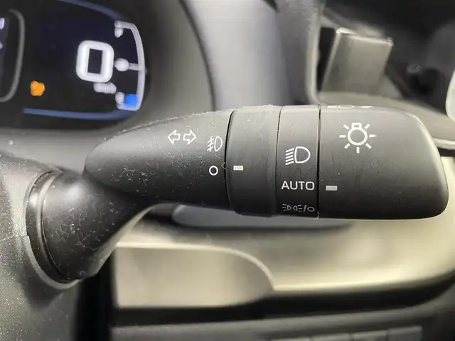 トヨタ アクア Z 大阪府 2022(令4)年 3.7万km プラチナホワイトパールマイカ ワンオーナー/プリクラッシュセーフティー/トヨタセーフティーセンス/純正ディスプレイオーディオ/　BT/フルセグ/レーダークルーズコントロール/ステアリングヒーター/モデリスタフルエアロ/D席パワーシート/AC100V/社外15インチアルミ