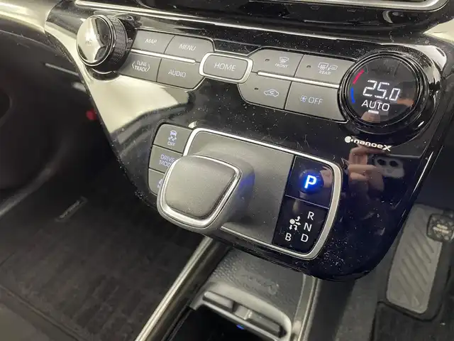 トヨタ アクア Z 大阪府 2022(令4)年 3.7万km プラチナホワイトパールマイカ ワンオーナー/プリクラッシュセーフティー/トヨタセーフティーセンス/純正ディスプレイオーディオ/　BT/フルセグ/レーダークルーズコントロール/ステアリングヒーター/モデリスタフルエアロ/D席パワーシート/AC100V/社外15インチアルミ