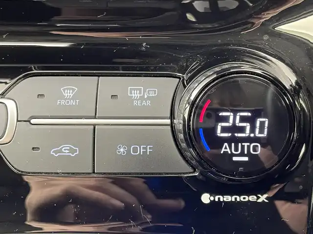 トヨタ アクア Z 大阪府 2022(令4)年 3.7万km プラチナホワイトパールマイカ ワンオーナー/プリクラッシュセーフティー/トヨタセーフティーセンス/純正ディスプレイオーディオ/　BT/フルセグ/レーダークルーズコントロール/ステアリングヒーター/モデリスタフルエアロ/D席パワーシート/AC100V/社外15インチアルミ