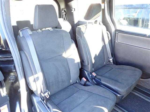 トヨタ エスクァイア Xi 千葉県 2018(平30)年 6.1万km ブラック ワンオーナー/アルパイン9インチナビゲーション/・Bluetooth/CD/DVD/フルセグTV/バックカメラ/アルパイン10.1インチ フリップダウンモニター/パワースライドドア/クルーズコントロール/アイドリングストップ/Toyota Safety SenseC/・プリクラッシュセーフティ/・レーンディパーチャーアラート/・オートマチックハイビーム/ビルトインETC/LEDヘッドライト/オートライト/純正15インチAW/純正フロアマット/取扱説明書/保証書