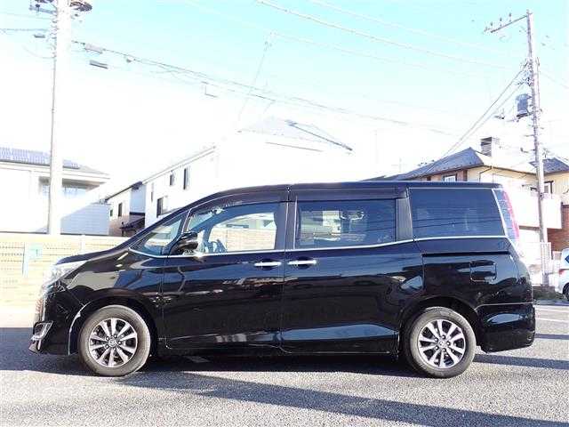 トヨタ エスクァイア Xi 千葉県 2018(平30)年 6.1万km ブラック ワンオーナー/アルパイン9インチナビゲーション/・Bluetooth/CD/DVD/フルセグTV/バックカメラ/アルパイン10.1インチ フリップダウンモニター/パワースライドドア/クルーズコントロール/アイドリングストップ/Toyota Safety SenseC/・プリクラッシュセーフティ/・レーンディパーチャーアラート/・オートマチックハイビーム/ビルトインETC/LEDヘッドライト/オートライト/純正15インチAW/純正フロアマット/取扱説明書/保証書