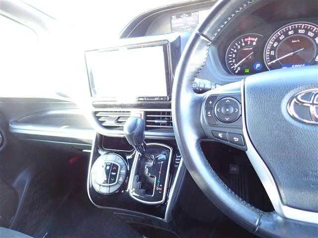 トヨタ エスクァイア Xi 千葉県 2018(平30)年 6.1万km ブラック ワンオーナー/アルパイン9インチナビゲーション/・Bluetooth/CD/DVD/フルセグTV/バックカメラ/アルパイン10.1インチ フリップダウンモニター/パワースライドドア/クルーズコントロール/アイドリングストップ/Toyota Safety SenseC/・プリクラッシュセーフティ/・レーンディパーチャーアラート/・オートマチックハイビーム/ビルトインETC/LEDヘッドライト/オートライト/純正15インチAW/純正フロアマット/取扱説明書/保証書