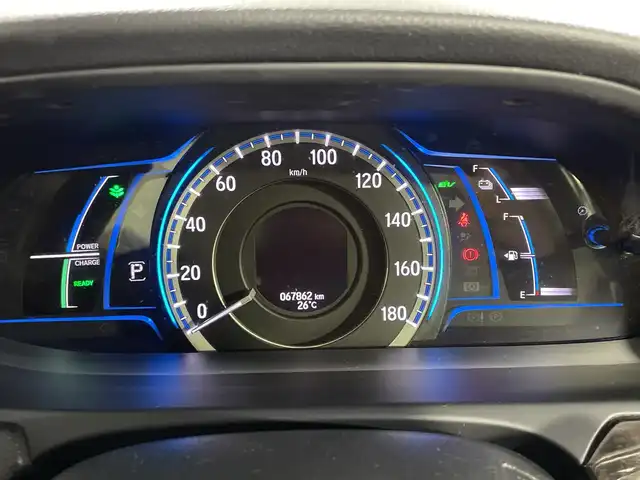 ホンダ アコード ハイブリッド EX 神奈川県 2015(平27)年 6.8万km アラバスターシルバーメタリック 純正ナビゲーション/フルセグ　AM　FM　USB　Bluetooth　VIDEO　HDD　CD　DVD　/サンルーフ/バックカメラ/衝突軽減ブレーキ/レーダークルーズコントロール/前席パワーシート/D席メモリーシート/前席シートヒーター/ハーフレザーシート/スマートキー/スペアキー/プッシュスタート/ウッド×革ステアリング/ビルトインETC/リアドアロールサンシェード/純正リアスポイラー/オートライト/LEDヘッドライト/フォグライト/純正17インチアルミホイル