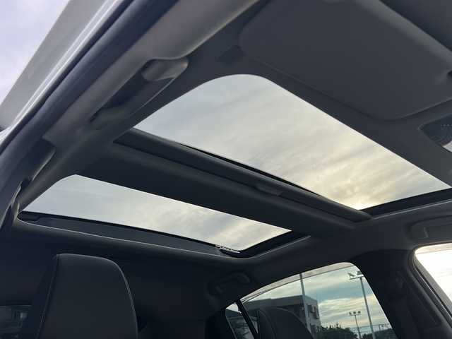 トヨタ プリウス Z 静岡県 2023(令5)年 3.3万km プラチナホワイトパールマイカ /12.3インチナビ/地デジTV//Bluetooth//バック/全周囲カメラ//パノラマルーフ//TVキット//デジタルインナーミラー//合成レザーシート//シートヒーター/ベンチレーション//レーダークルーズコントロール//セーフティセンス//ステアリングヒーター//スペアタイヤ//スマートキー//ビルトインETC