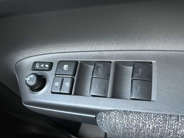 トヨタ シエンタ Z 大阪府 2025(令7)年 0.4万km プラチナホワイトパールマイカ ワンオーナー/純正ナビ(Bluetooth/フルセグテレビ/AM/FM)/純正アルミホイール15インチ/プッシュスタート/スマートキー/ETC/両側パワースライドドア/バックカメラ/アラウンドビューモニター/ワンオーナー/純正ナビ/ETC/両側パワースライドドア/フルセグテレビ/バックカメラ/アラウンドビューモニター/レーダークルーズコントロール/シートヒーター/ステアリングヒーター/ビューボタン