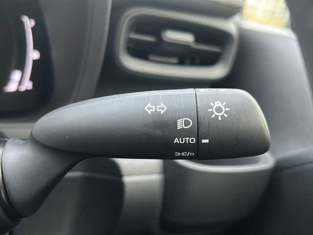 トヨタ シエンタ Z 大阪府 2025(令7)年 0.4万km プラチナホワイトパールマイカ ワンオーナー/純正ナビ(Bluetooth/フルセグテレビ/AM/FM)/純正アルミホイール15インチ/プッシュスタート/スマートキー/ETC/両側パワースライドドア/バックカメラ/アラウンドビューモニター/ワンオーナー/純正ナビ/ETC/両側パワースライドドア/フルセグテレビ/バックカメラ/アラウンドビューモニター/レーダークルーズコントロール/シートヒーター/ステアリングヒーター/ビューボタン