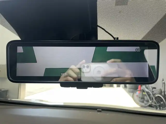 日産 リーフ X Vセレクション 鹿児島県 2021(令3)年 6.7万km ブリリアントホワイトパール/オーロラフレアブルーパール 2トーン 禁煙車/純正７インチナビ/　（Bluetooth.AppleCarPlay.AndroidAuto.フルセグTV.AM/FM)/プロパイロット/　・クルーズコントロール(追従走行あり)/　・レーンキープアシスト/　・インテリジェントエマージェンシーブレーキ/　・オートマチックハイビーム/デジタルインナーミラー/アラウンドビューカメラ/前後コーナーセンサー/ETC2.0/ドライブレコーダー/シートヒーター/ステアリングヒーター/ステアリングリモコン/電動パーキングブレーキ/革調シートカバー