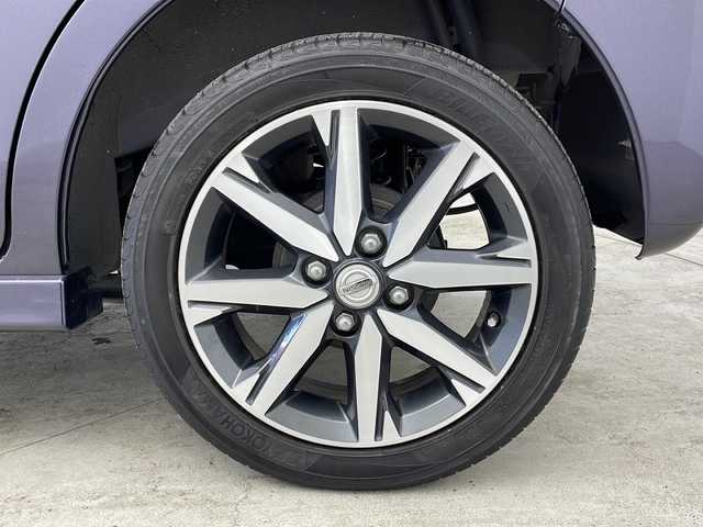 日産 デイズ ルークス ハイウェイスターX Gパッケージ 大阪府 2017(平29)年 5.2万km プレミアムパープルP 純正ナビ/【フルセグTV/Bluetooth/CD/DVD/USB】/アラウンドビューモニター/両側パワースライドドア/後席サーキュレーター/後席サンシェード/シートバックテーブル/nanoe/衝突軽減システム/アイドリングストップ/オートハイビーム/LEDヘッドライト/オートライト/純正15インチAW/スマートキー