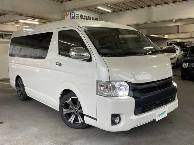 トヨタ ハイエース GL 熊本県 2017(平29)年 12.9万km ホワイトパールクリスタルシャイン ワンオーナー/ベッドキット/テーブル付き/社外SDナビ/　(AM/FM/CD/DVD/TV/SD/Bluetooth)/フルセグTV/バックカメラ/社外フリップダウンモニター/BARBEROアルミホイール18インチ/BARBEROアルミ付きスタッドレスタイヤ/LEDヘッドライト/オートライト/フォグランプ/ステアリングスイッチ/革巻きステアリング/ETC/スマートキー/プッシュスタート/レザー調シートカバー