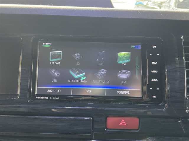トヨタ ハイエース GL 熊本県 2017(平29)年 12.9万km ホワイトパールクリスタルシャイン ワンオーナー/ベッドキット/テーブル付き/社外SDナビ/　(AM/FM/CD/DVD/TV/SD/Bluetooth)/フルセグTV/バックカメラ/社外フリップダウンモニター/BARBEROアルミホイール18インチ/BARBEROアルミ付きスタッドレスタイヤ/LEDヘッドライト/オートライト/フォグランプ/ステアリングスイッチ/革巻きステアリング/ETC/スマートキー/プッシュスタート/レザー調シートカバー