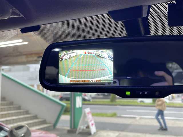 トヨタ ハイエース GL 熊本県 2017(平29)年 12.9万km ホワイトパールクリスタルシャイン ワンオーナー/ベッドキット/テーブル付き/社外SDナビ/　(AM/FM/CD/DVD/TV/SD/Bluetooth)/フルセグTV/バックカメラ/社外フリップダウンモニター/BARBEROアルミホイール18インチ/BARBEROアルミ付きスタッドレスタイヤ/LEDヘッドライト/オートライト/フォグランプ/ステアリングスイッチ/革巻きステアリング/ETC/スマートキー/プッシュスタート/レザー調シートカバー