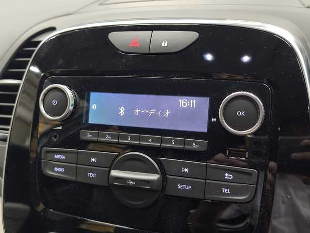 ルノー キャプチャー インテンス レザー 群馬県 2018(平30)年 1.8万km パール 純正オーディオ/USB/Bluetooth/クルーズコントロール/黒革シート/ETC/LEDヘッドライト/コーナーセンサー/前席シートヒーター/純正17インチアルミホイール