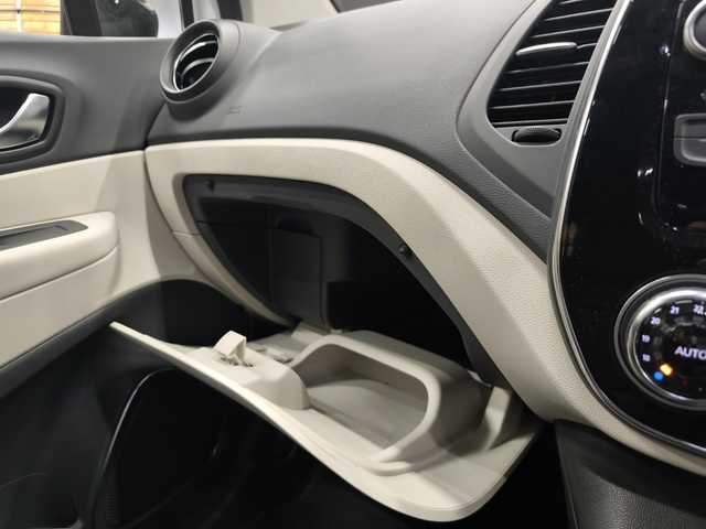 ルノー キャプチャー インテンス レザー 群馬県 2018(平30)年 1.8万km パール 純正オーディオ/USB/Bluetooth/クルーズコントロール/黒革シート/ETC/LEDヘッドライト/コーナーセンサー/前席シートヒーター/純正17インチアルミホイール