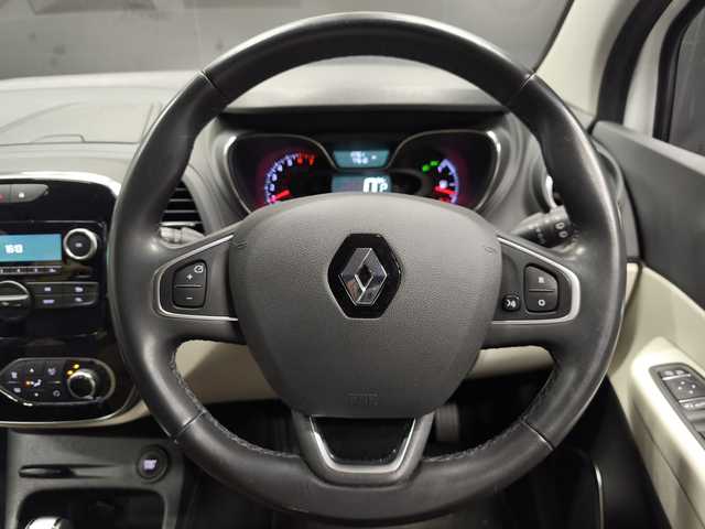 ルノー キャプチャー インテンス レザー 群馬県 2018(平30)年 1.8万km パール 純正オーディオ/USB/Bluetooth/クルーズコントロール/黒革シート/ETC/LEDヘッドライト/コーナーセンサー/前席シートヒーター/純正17インチアルミホイール