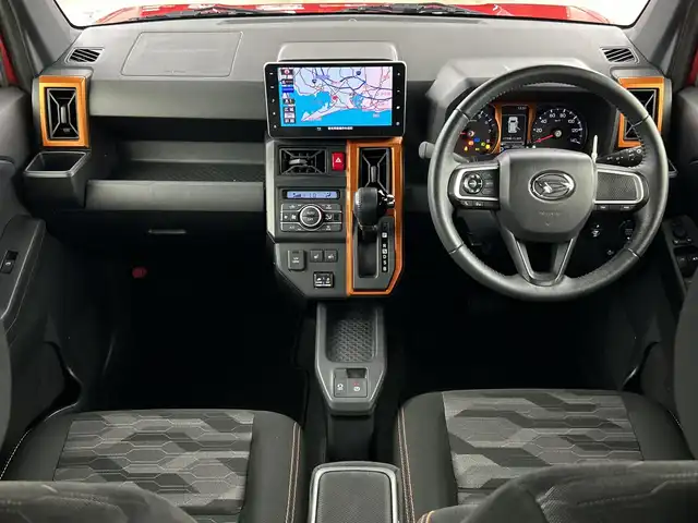 ダイハツ タフト G 愛知県 2021(令3)年 2.5万km コンパーノレッド 禁煙車/純正9インチナビ/（CD/DVD/Bluetooth/フルセグTV/USB)/バックカメラ/ガラスルーフ/スマートアシストIII/・衝突軽減ブレーキ/・レーンキープアシスト/・オートマチックハイビーム/・クリアランスソナー/・誤発進抑制機能/ETC/シートヒーター/アイドリングストップ/スマートキー/スペアキー有/プッシュスタート/電子パーキング/オートホールド/ルーフレール/純正15インチアルミホイール/LEDヘッドライト/フロントフォグライト