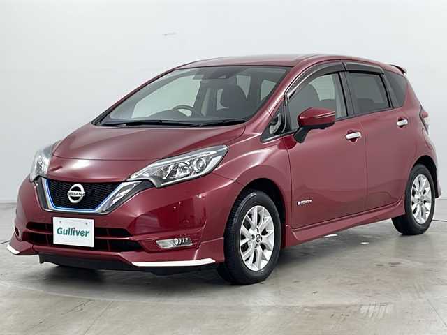 日産 ノート e－パワー X FOUR 道央・札幌 2018(平30)年 4.3万km ガーネットレッド ・4WD/・寒冷地仕様/・純正ナビ（CD＆DVD＆TV＆BT＆SD）/・全方位カメラ/・サイドカメラ/・フロントカメラ/・エマージェンシーブレーキ/・レーンキープアシスト/・TVキャンセラー/・ETC/・デジタルインナーミラー/・ドアミラーヒーター/・オートライト/・LEDヘッドライト