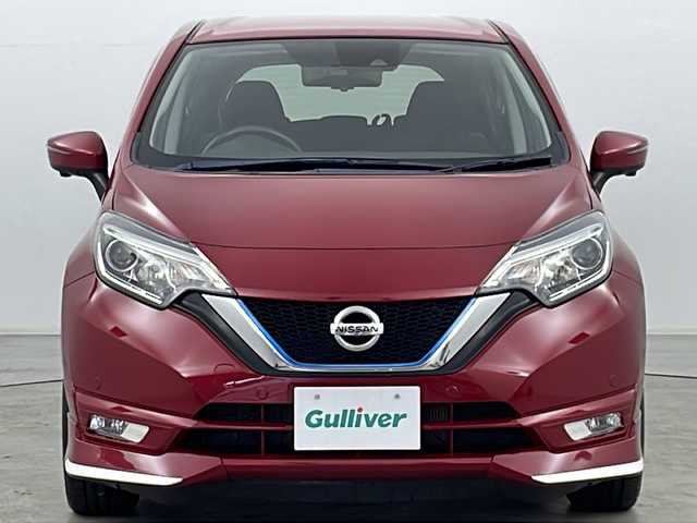 日産 ノート e－パワー X FOUR 道央・札幌 2018(平30)年 4.3万km ガーネットレッド ・4WD/・寒冷地仕様/・純正ナビ（CD＆DVD＆TV＆BT＆SD）/・全方位カメラ/・サイドカメラ/・フロントカメラ/・エマージェンシーブレーキ/・レーンキープアシスト/・TVキャンセラー/・ETC/・デジタルインナーミラー/・ドアミラーヒーター/・オートライト/・LEDヘッドライト