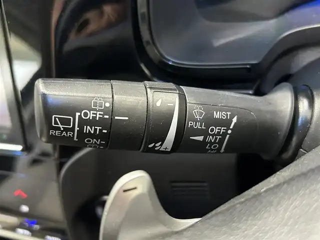 ホンダ シャトル ハイブリッド X 沖縄県 2016(平28)年 7.3万km クリスタルブラックパール (株)IDOMが運営する【じしゃロンコザ店】の自社ローン専用車両になりますこちらは現金またはオートローンご利用時の価格です。自社ローンご希望の方は別途その旨お申付け下さい/純正ナビ　/バックカメラ　/ＥＴＣ　/衝突軽減ブレーキ　/クルーズコントロール　/コーナーセンサー　/パドルシフト　/ハーフレザーシート　/純正アルミホイール　/プッシュスタート　/スマートキー　/オートライト