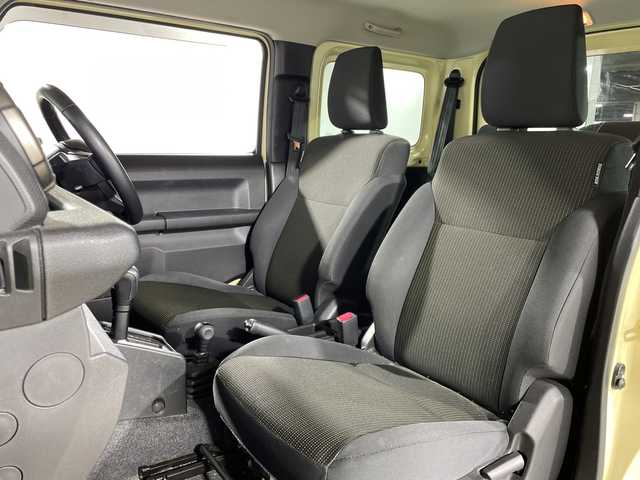 スズキ ジムニー XC 福岡県 2021(令3)年 4.4万km シフォンアイボリーM 禁煙車/純正8インチメモリナビ/・CD/DVD/BT/フルセグTV/・バックモニター/スズキセーフティサポート/クルーズコントロール/革巻きステアリング/・ステアリングリモコン/LEDヘッドライト/・オートライト/・フォグランプ/スマートキー/・スペアキー/・プッシュスタート/純正ドライブレコーダー/純正アルミホイール/純正フロアマット/純正ドアバイザー