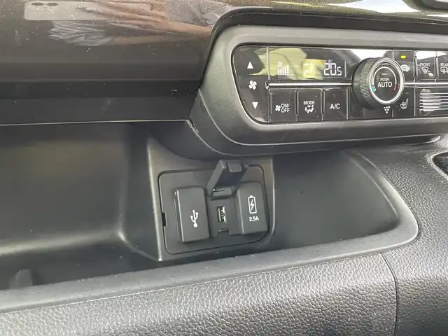 ホンダ Ｎ ＢＯＸ 長野県 2020(令2)年 3.6万km プラチナホワイトパール 4WD/ワンオーナー/純正ナビ/・Bluetooth/CD/DVD/TV/バックカメラ/純正ETC/ドライブレコーダー/ハーフレザーシート/前席シートヒーター/純正フロアマット/両側パワースライドドア/純正15インチAW/コーナーセンサー後方のみ/LEDオートライト/ドアバイザー/電格ミラー/スペアキー有/取り扱い説明書/保証書