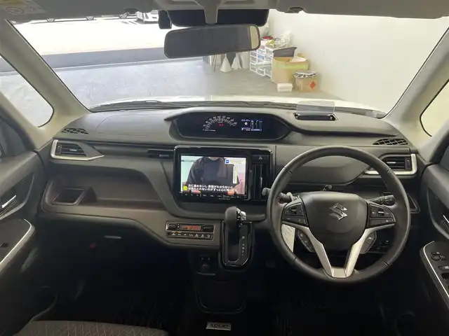 スズキ ソリオ バンディット HV MV 群馬県 2023(令5)年 0.6万km ピュアホワイトP 純正１０インチナビ/フルセグ（TV・BT・AM・FM・CD・DVD・USB）/全方周カメラ/ヘッドアップディスプレイ/ビルトインETC/前後ドアレコ/衝突軽減ブレーキ/両側パワースライド/ステアリングスイッチ/前席シートヒーター/スマートキー