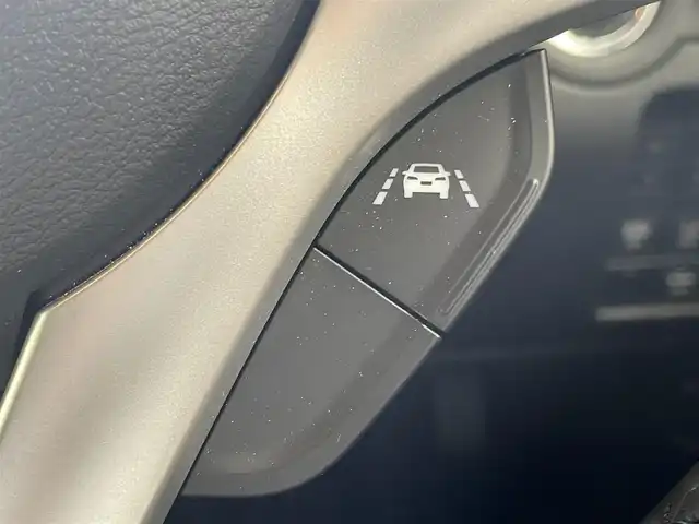 スズキ ソリオ バンディット HV MV 群馬県 2023(令5)年 0.6万km ピュアホワイトP 純正１０インチナビ/フルセグ（TV・BT・AM・FM・CD・DVD・USB）/全方周カメラ/ヘッドアップディスプレイ/ビルトインETC/前後ドアレコ/衝突軽減ブレーキ/両側パワースライド/ステアリングスイッチ/前席シートヒーター/スマートキー