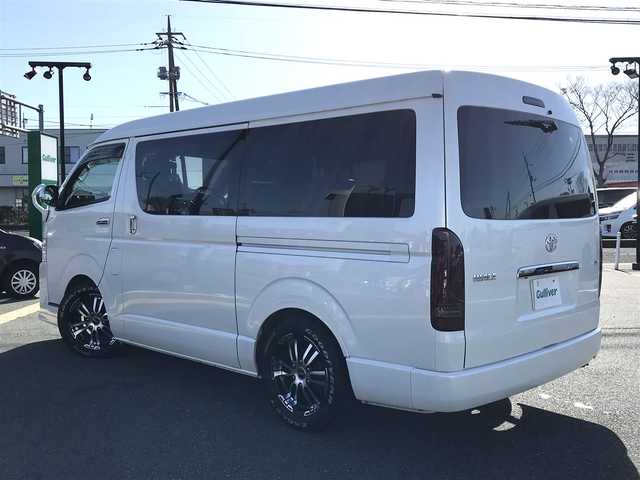 トヨタ ハイエース GL ロング 鳥取県 2020(令2)年 2.3万km ホワイトパールクリスタルシャイン 社外ナビ/フルセグ/CD/DVD/BT/社外10インチフリップダウンモニター/社外モニター・ETC/バックカメラ/フロントアンダースポイラー/FLEXフロアマット/FLEXレザー調シートカバー/FLEX17インチアルミホイール/トヨタセーフティセンス/片側パワースライドドア/社外足回り・ローダウン/社外ステアリング/社外テールランプ/LEDヘットライト/フォグライト/プッシュエンジンスタート/スマートキー/純正テールランプ/ハンドル積込